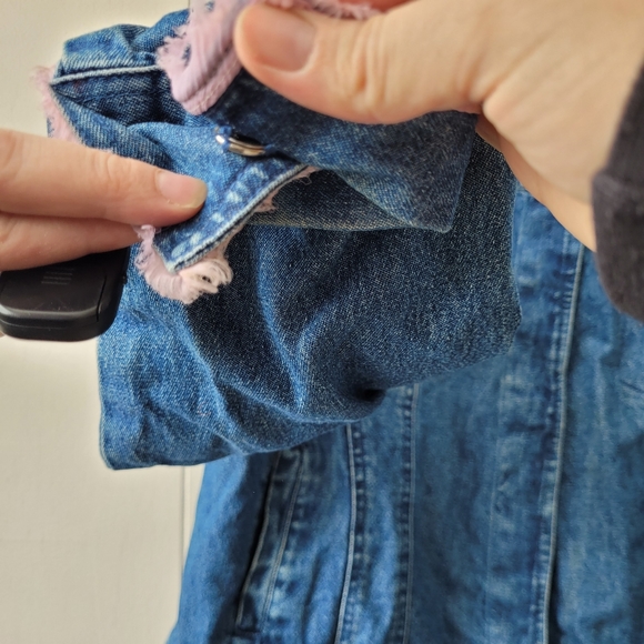 Vintage 90s Jean Jacket Snap Closure Pink Fringe Pockets - Picture 4 of 15
